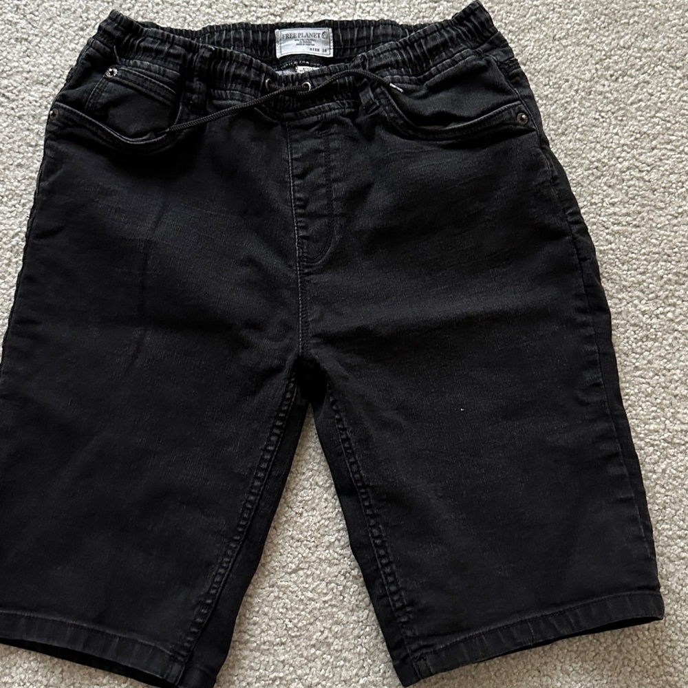Free planet jeans shorts
